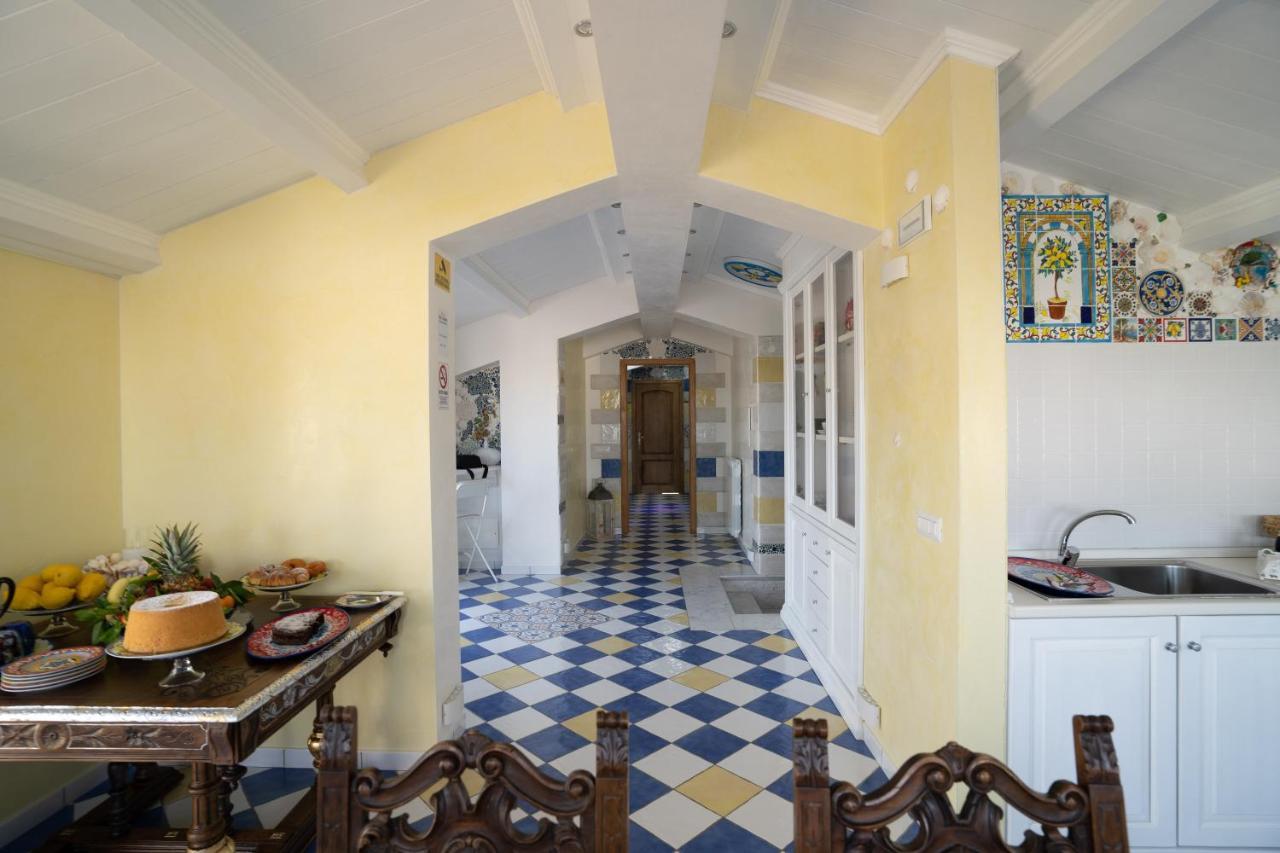 Cassiodoro Suite B&B Marina di Davoli Bagian luar foto